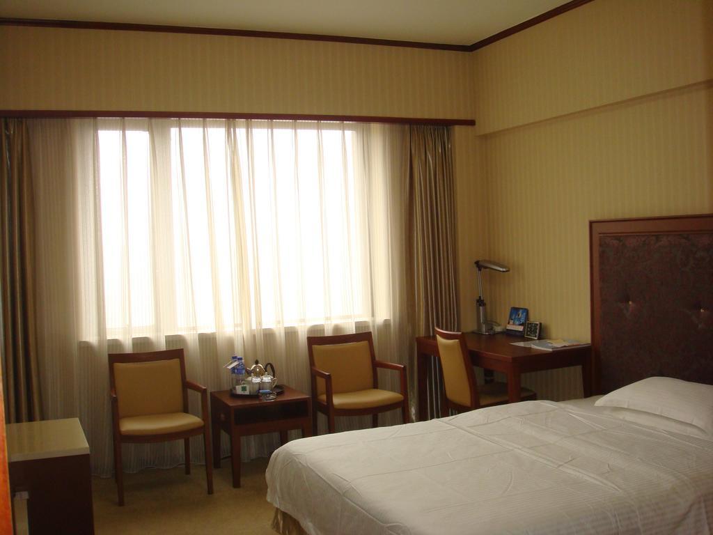 Dalian Royal Hotel Room photo